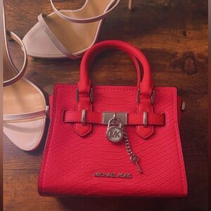 Michael Kors electric ⚡️snake print 🐍 pink 🎀 mini bag